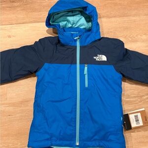 THE NORTH FACE Teen Snowquest Insulated Jacket, Hero Blue, XS (6)